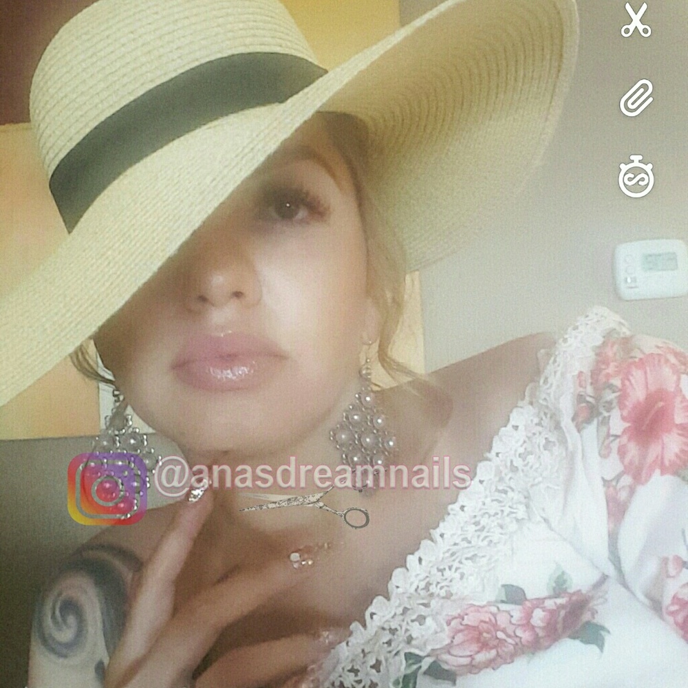 Meet your Posher, Ana